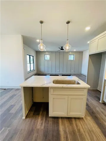 $399,950 | 1001 South Riverview Avenue South, Independence, MO 64056