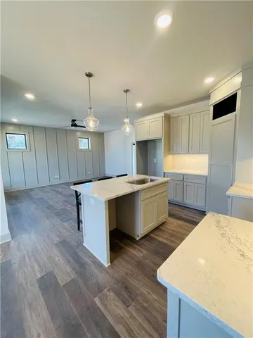 $399,950 | 1001 South Riverview Avenue South, Independence, MO 64056