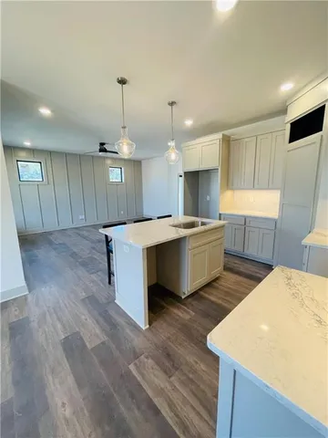 $399,950 | 1001 South Riverview Avenue South, Independence, MO 64056