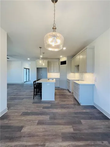 $399,950 | 1001 South Riverview Avenue South, Independence, MO 64056