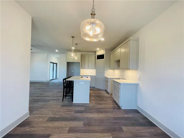 $399,950 | 1001 South Riverview Avenue South, Independence, MO 64056