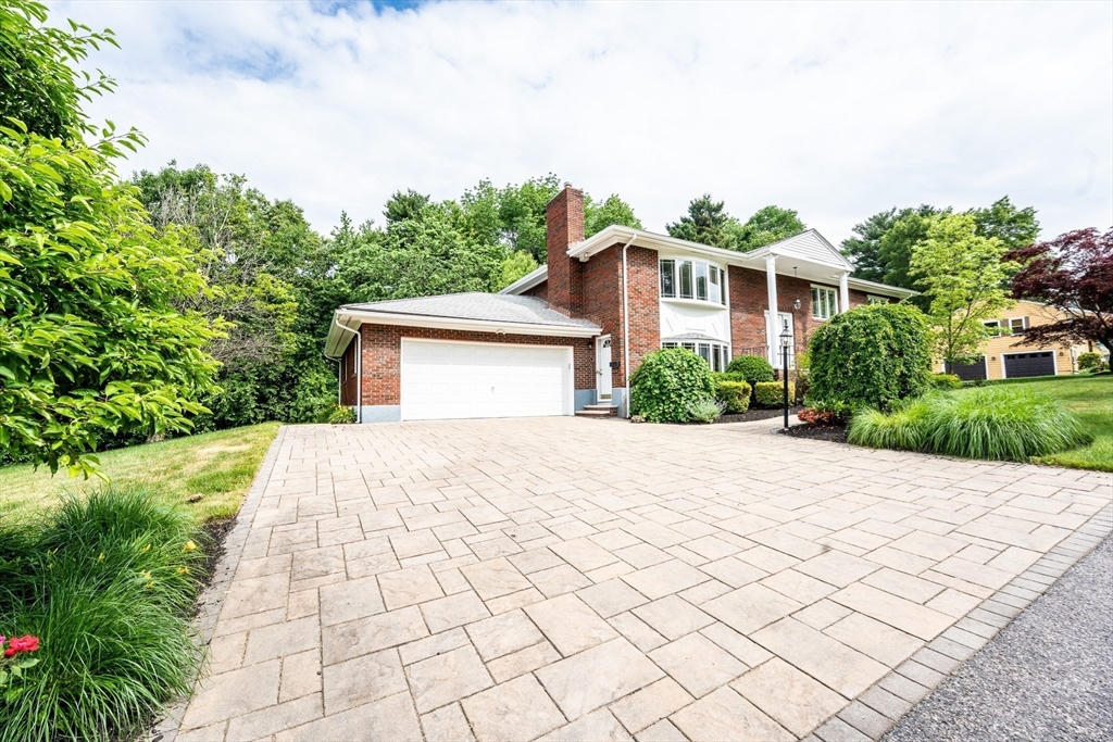5 Albemarle Road Norwood, MA 02062 - Photo 3 of 32