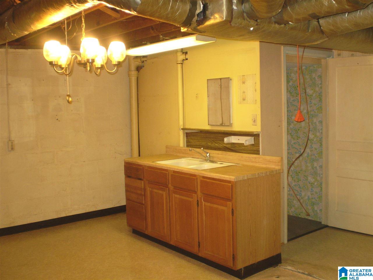 208 26th Avenue Northeast Center Point, AL 35215 - Photo 44 of 50