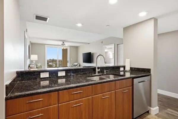 $344,500 | 300 South Duval Street, Unit 805, Tallahassee, FL 32301