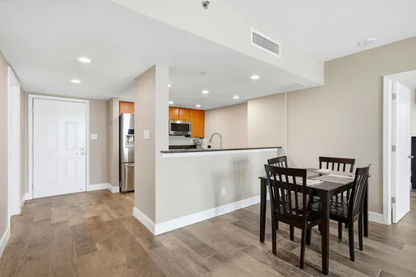 $344,500 | 300 South Duval Street, Unit 805, Tallahassee, FL 32301