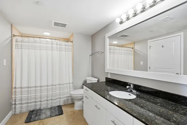 $344,500 | 300 South Duval Street, Unit 805, Tallahassee, FL 32301