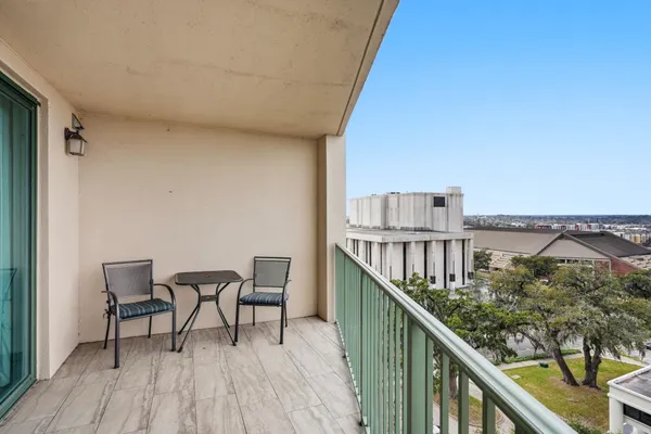 $344,500 | 300 South Duval Street, Unit 805, Tallahassee, FL 32301