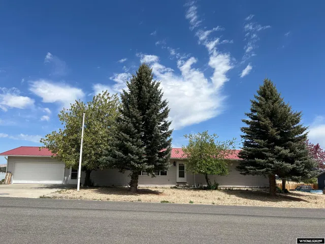 $399,500 | 108 Airport Avenue, Saratoga, WY 82331