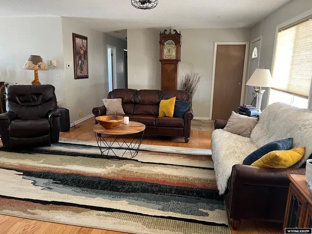 $399,500 | 108 Airport Avenue, Saratoga, WY 82331