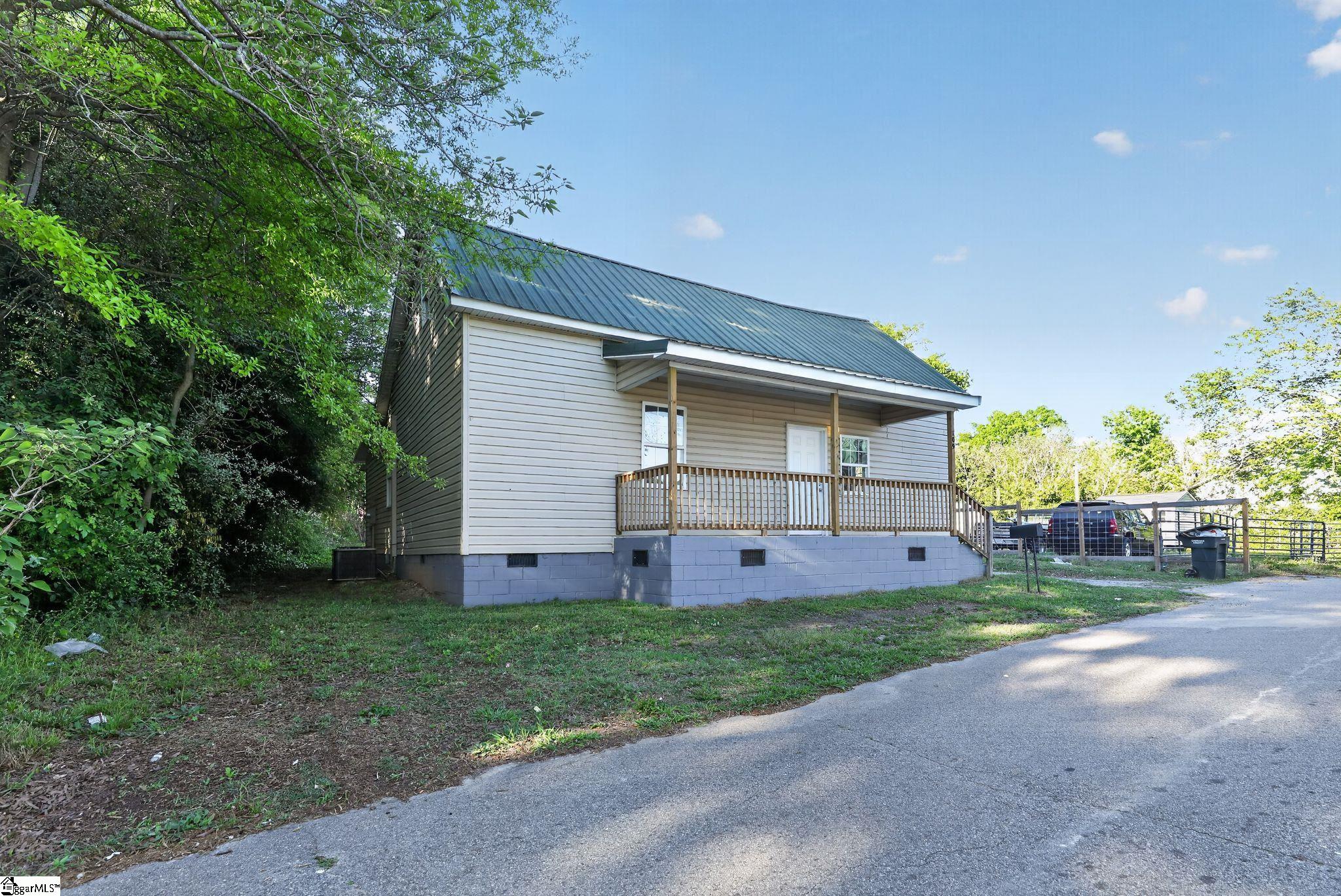 109 Washington Avenue Gaffney, SC 29340 - Photo 3 of 28