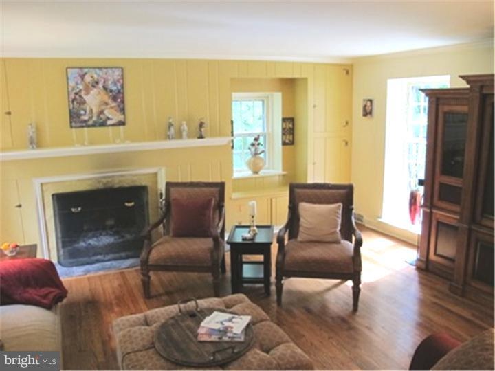 5 Brookside Road Wallingford, PA 19086 - Photo 2 of 14 Living Room