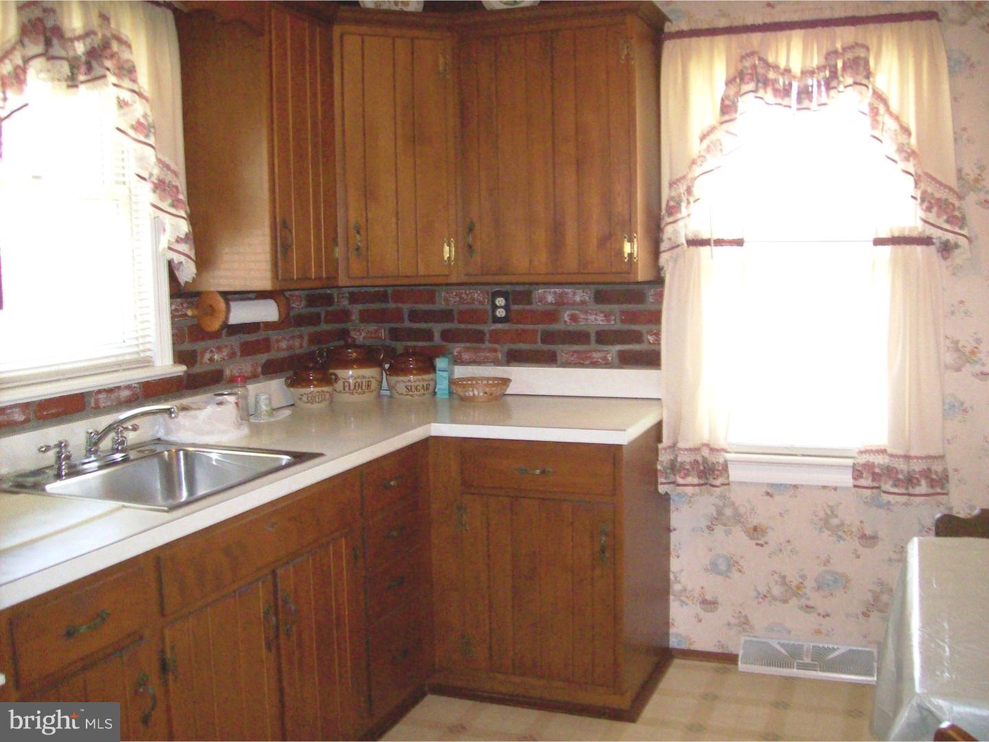 14 Rhode Island Road Sicklerville, NJ 08081 - Photo 4 of 18