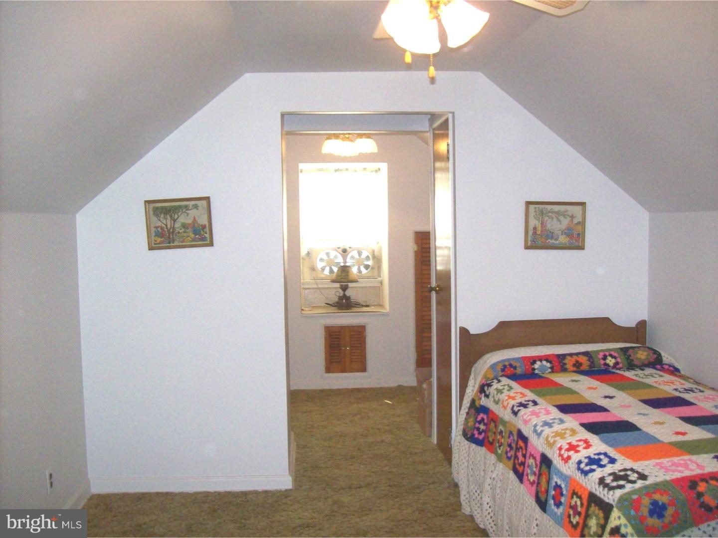 14 Rhode Island Road Sicklerville, NJ 08081 - Photo 9 of 18