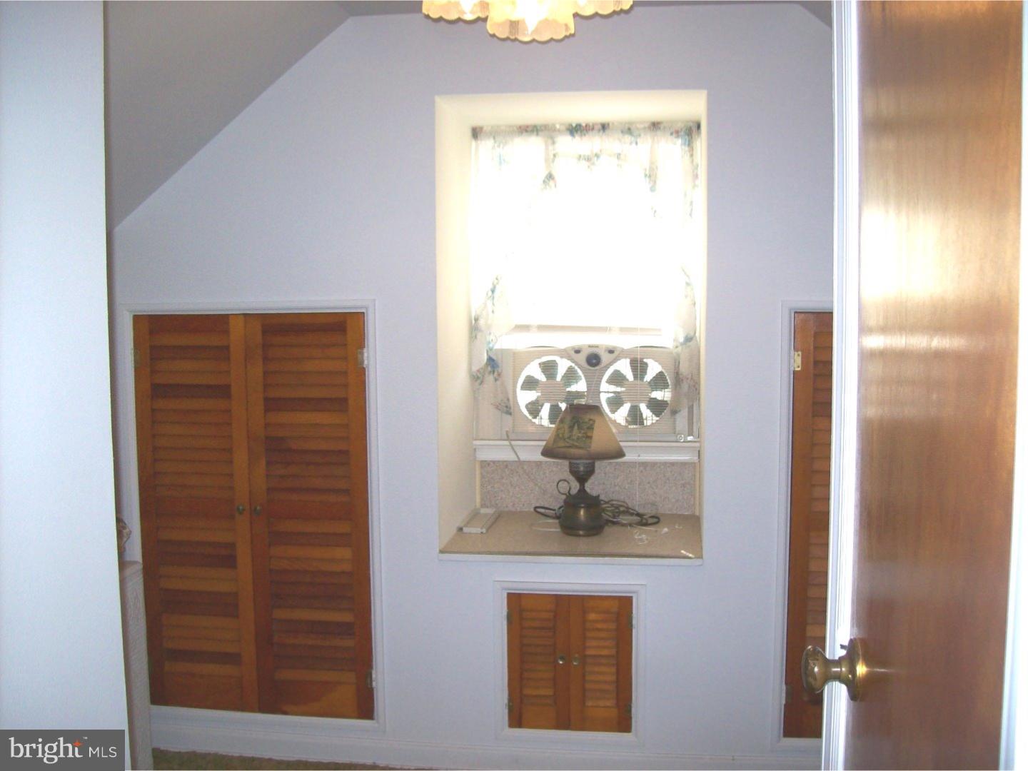 14 Rhode Island Road Sicklerville, NJ 08081 - Photo 10 of 18