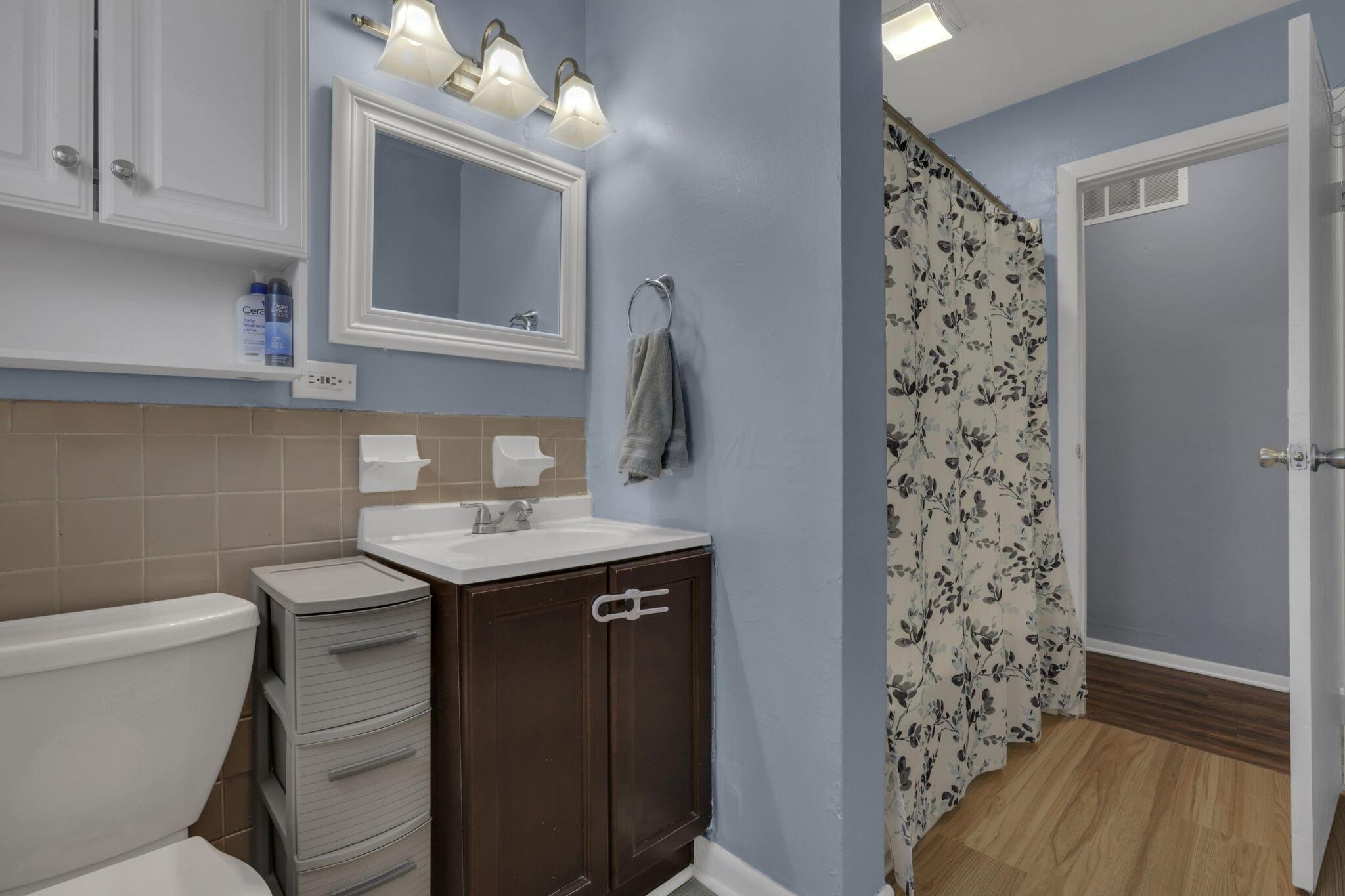 5667 Roche Drive Columbus, OH 43229 - Photo 19 of 36
