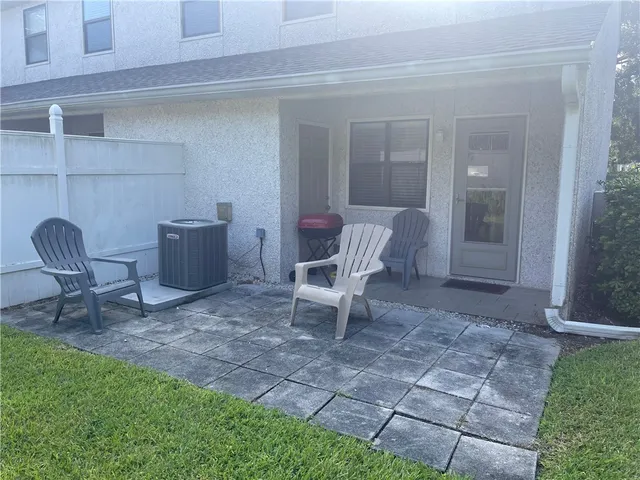 $1,975 | 104 Courtyard Villas Lane, Unit C1, St. Simons Island, GA 31522