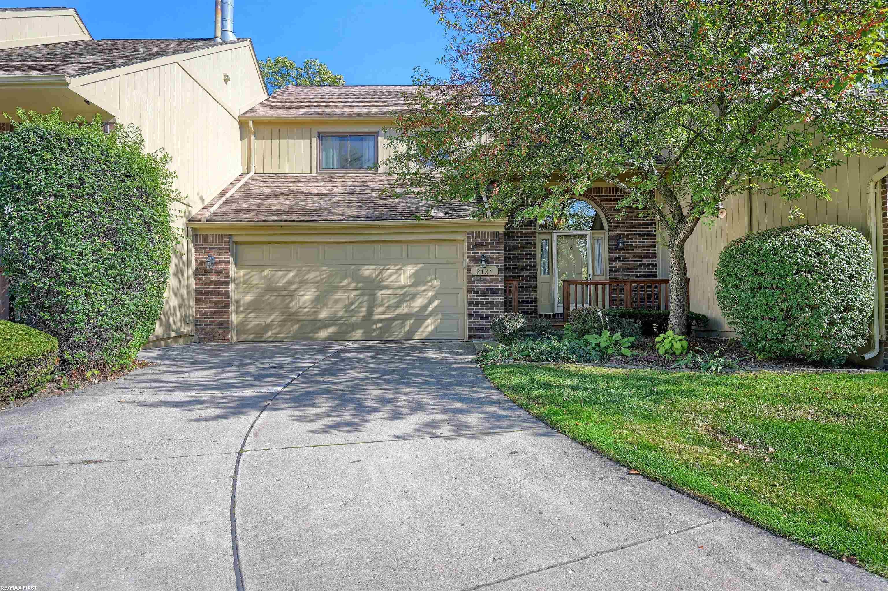 2131 Rochelle Park Drive Rochester Hills, MI 48309 - Photo 1 of 25