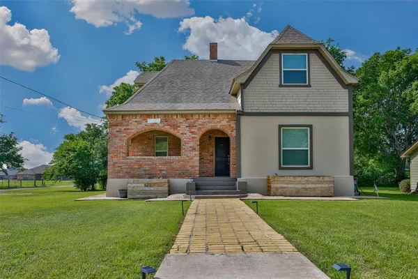 $275,000 | 230 Main Street, Lindsay, TX 76250