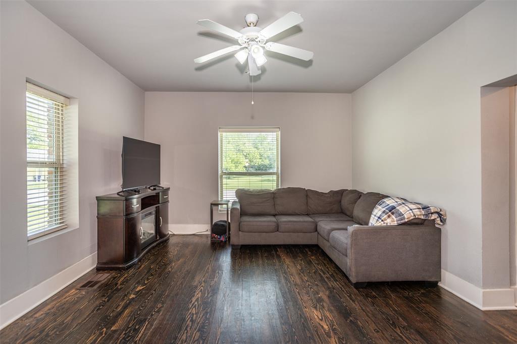 230 Main Street Lindsay, TX 76250 - Photo 5 of 29