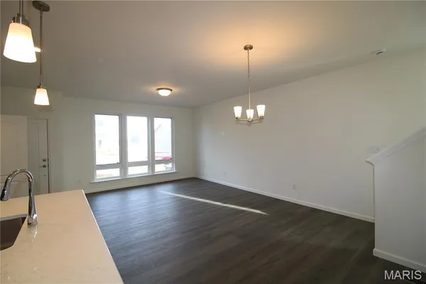 $2,395 | 37 Wingtip Ct Street, St. Peters, MO 63376