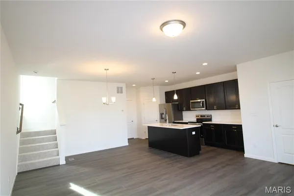 $2,395 | 37 Wingtip Ct Street, St. Peters, MO 63376