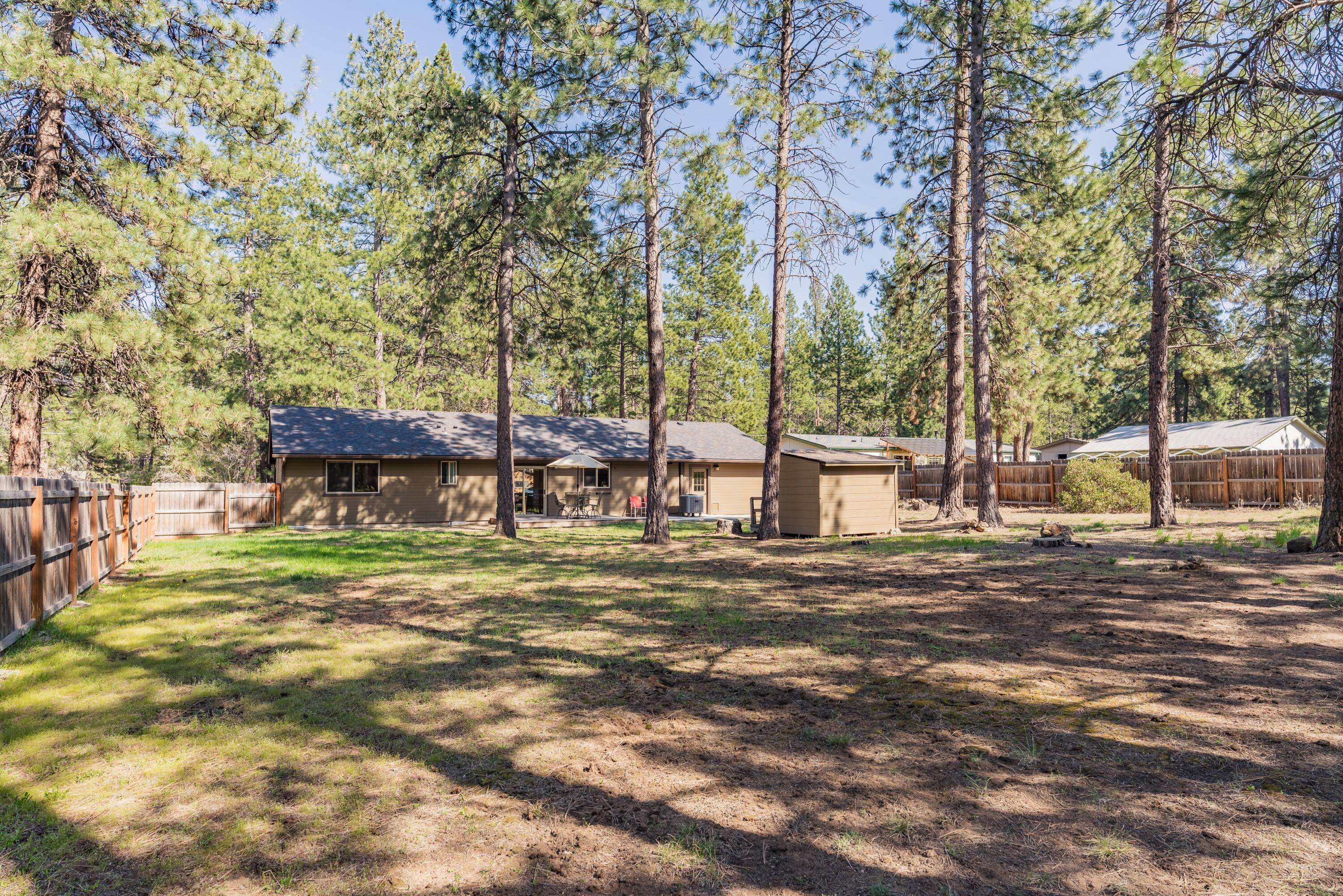 59965 Navajo Road Bend, OR 97702 - Photo 5 of 27 DSC06881-HDR