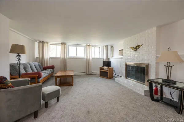 $2,000 | 67 Cliftwood Drive, Huntington, NY 11743