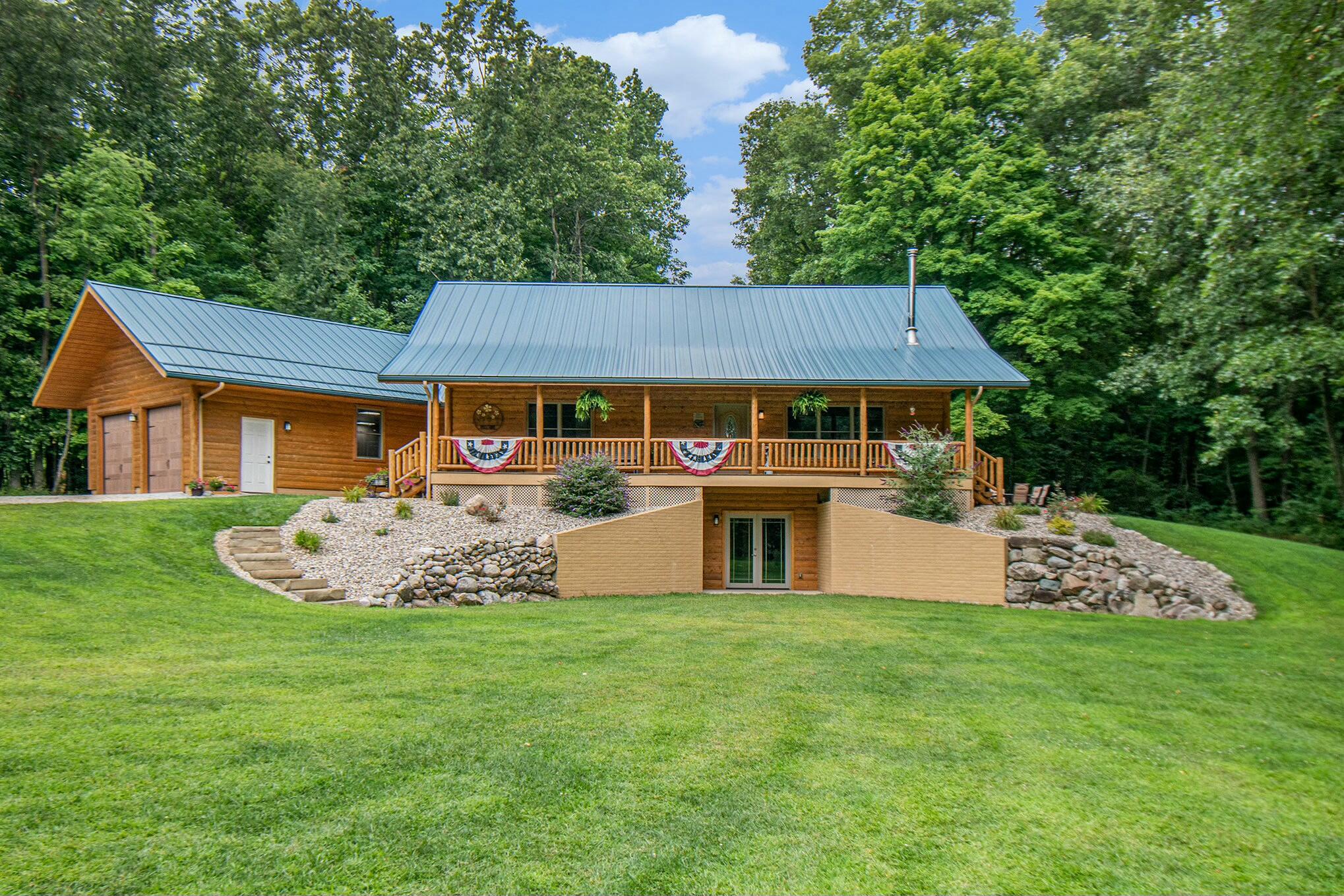 66885 Hess Road Edwardsburg, MI 49112 - Photo 1 of 29 tempImageealhjY
