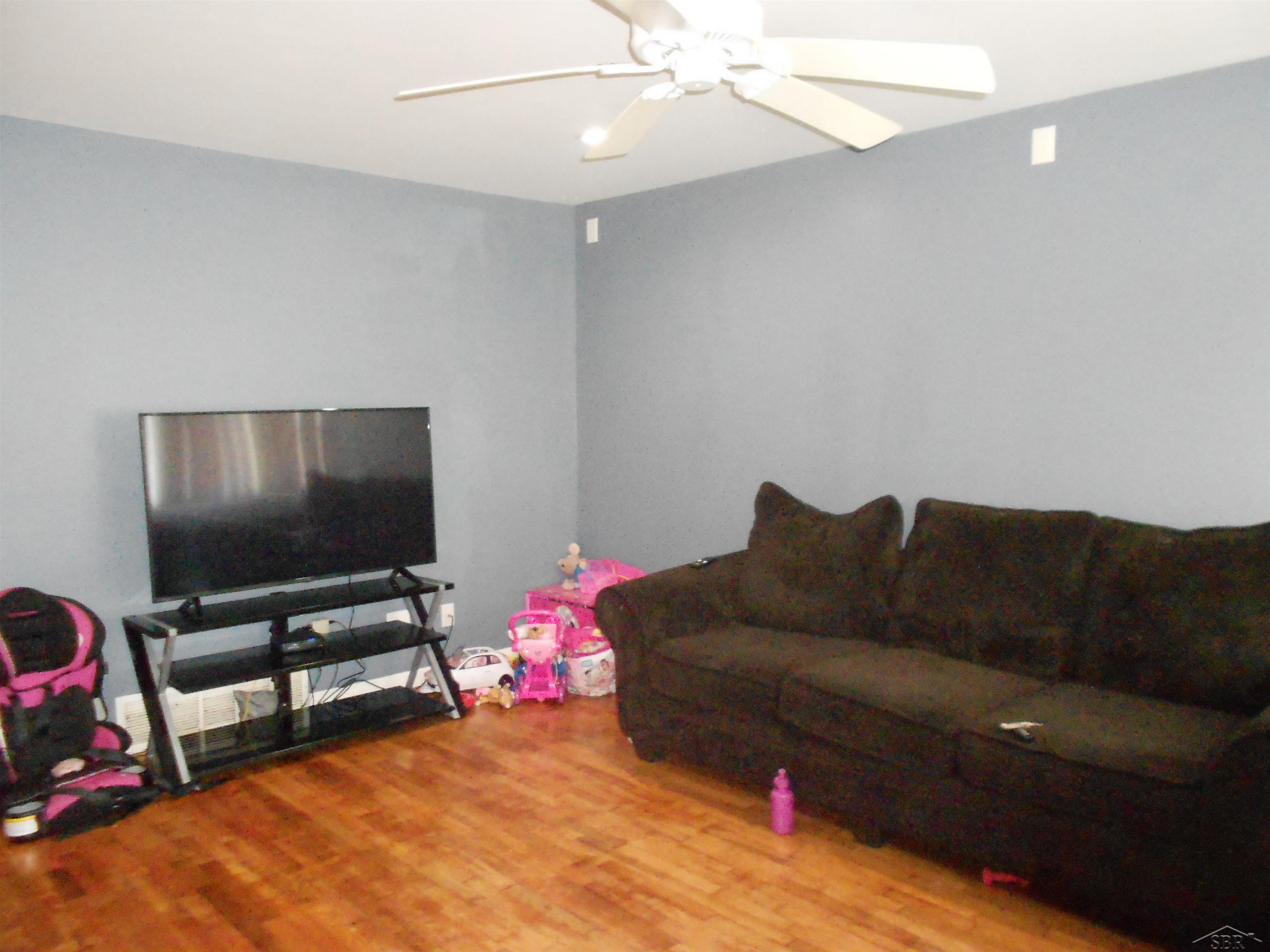 1868 Alcott Road Saginaw, MI 48604 - Photo 3 of 11 50120382-2.JPG