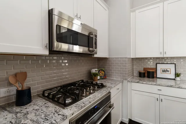 $3,500 | 2104 North St Mary's Street, San Antonio, TX 78212