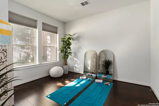 $3,500 | 2104 North St Mary's Street, San Antonio, TX 78212