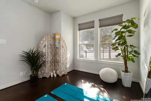 $3,500 | 2104 North St Mary's Street, San Antonio, TX 78212