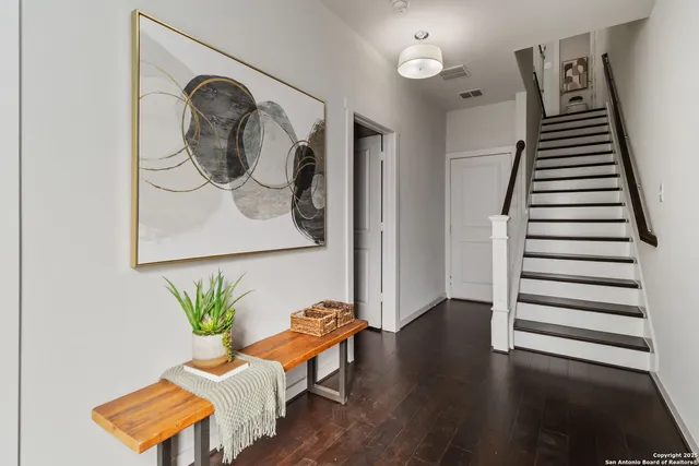 $3,500 | 2104 North St Mary's Street, San Antonio, TX 78212