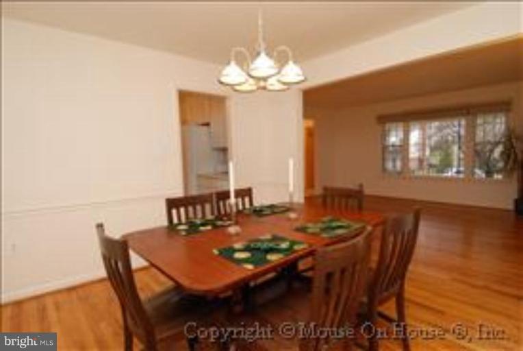 9211 Friars Road Bethesda, MD 20817 - Photo 4 of 30 Dining Room