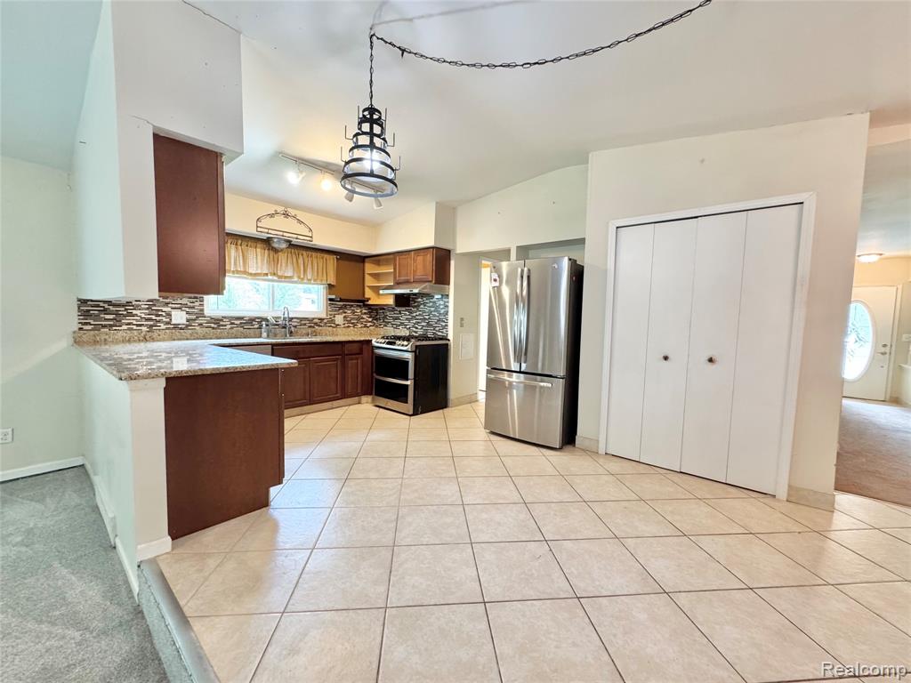 43038 Hanford Road Canton, MI 48187 - Photo 10 of 26
