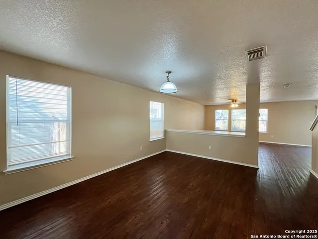 $1,695 | 329 Agency Oaks, San Antonio, TX 78249