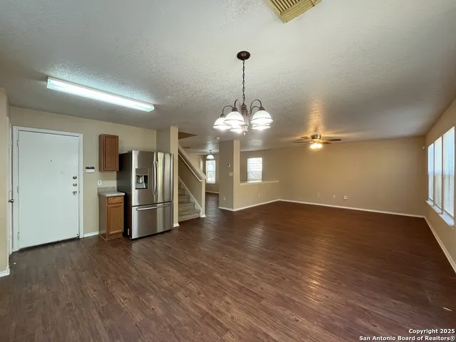 $1,695 | 329 Agency Oaks, San Antonio, TX 78249