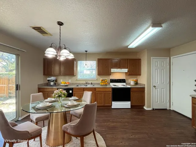 $1,695 | 329 Agency Oaks, San Antonio, TX 78249