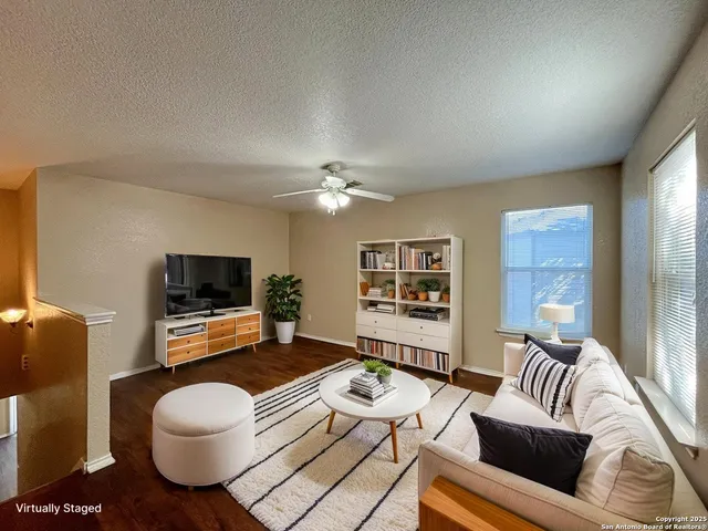 $1,695 | 329 Agency Oaks, San Antonio, TX 78249