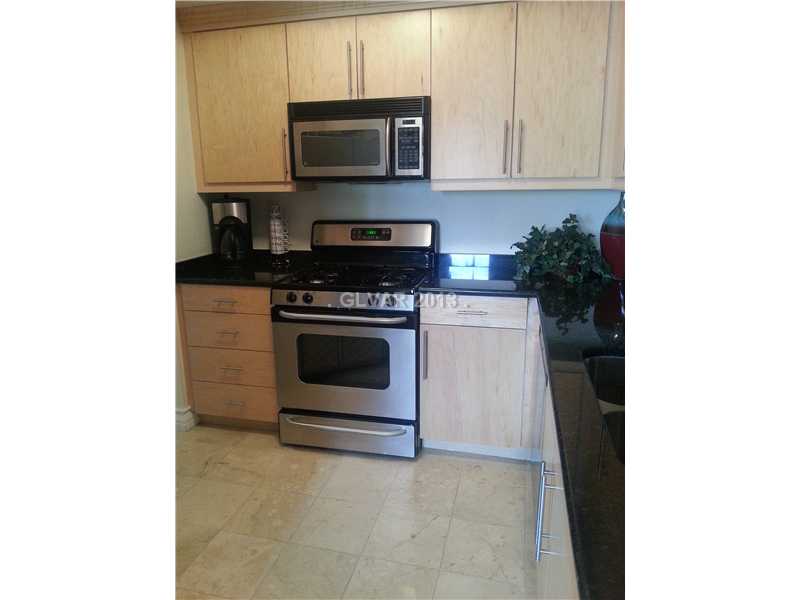 270 East Flamingo Road, Unit 130 Las Vegas, NV 89169 - Photo 4 of 11 Kitchen.
