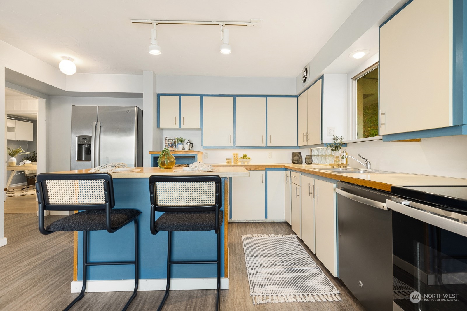 3245 Northwest Esplanade Seattle, WA 98117 - Photo 9 of 31