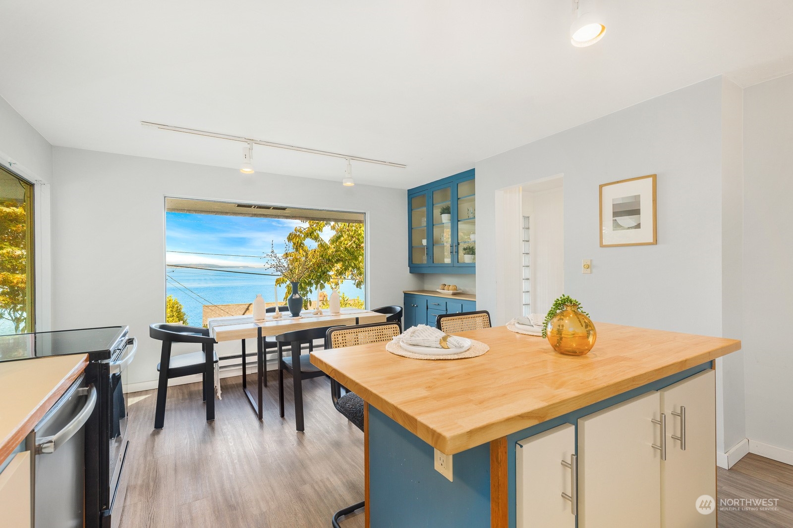 3245 Northwest Esplanade Seattle, WA 98117 - Photo 10 of 31