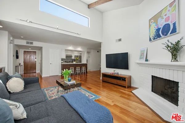 $945,000 | 1250 Amherst Avenue, Unit 302, Los Angeles, CA 90025