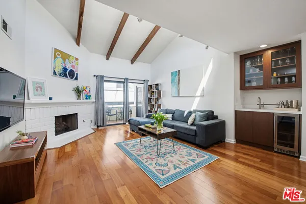 $945,000 | 1250 Amherst Avenue, Unit 302, Los Angeles, CA 90025