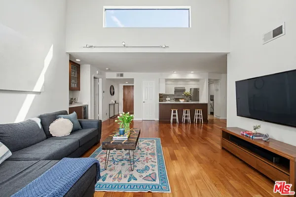 $945,000 | 1250 Amherst Avenue, Unit 302, Los Angeles, CA 90025