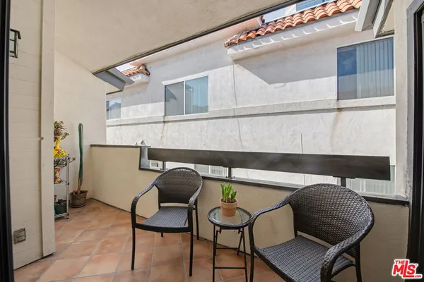 $945,000 | 1250 Amherst Avenue, Unit 302, Los Angeles, CA 90025