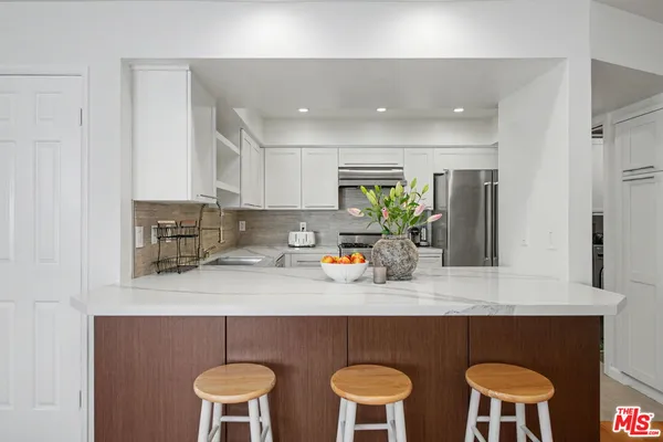 $945,000 | 1250 Amherst Avenue, Unit 302, Los Angeles, CA 90025