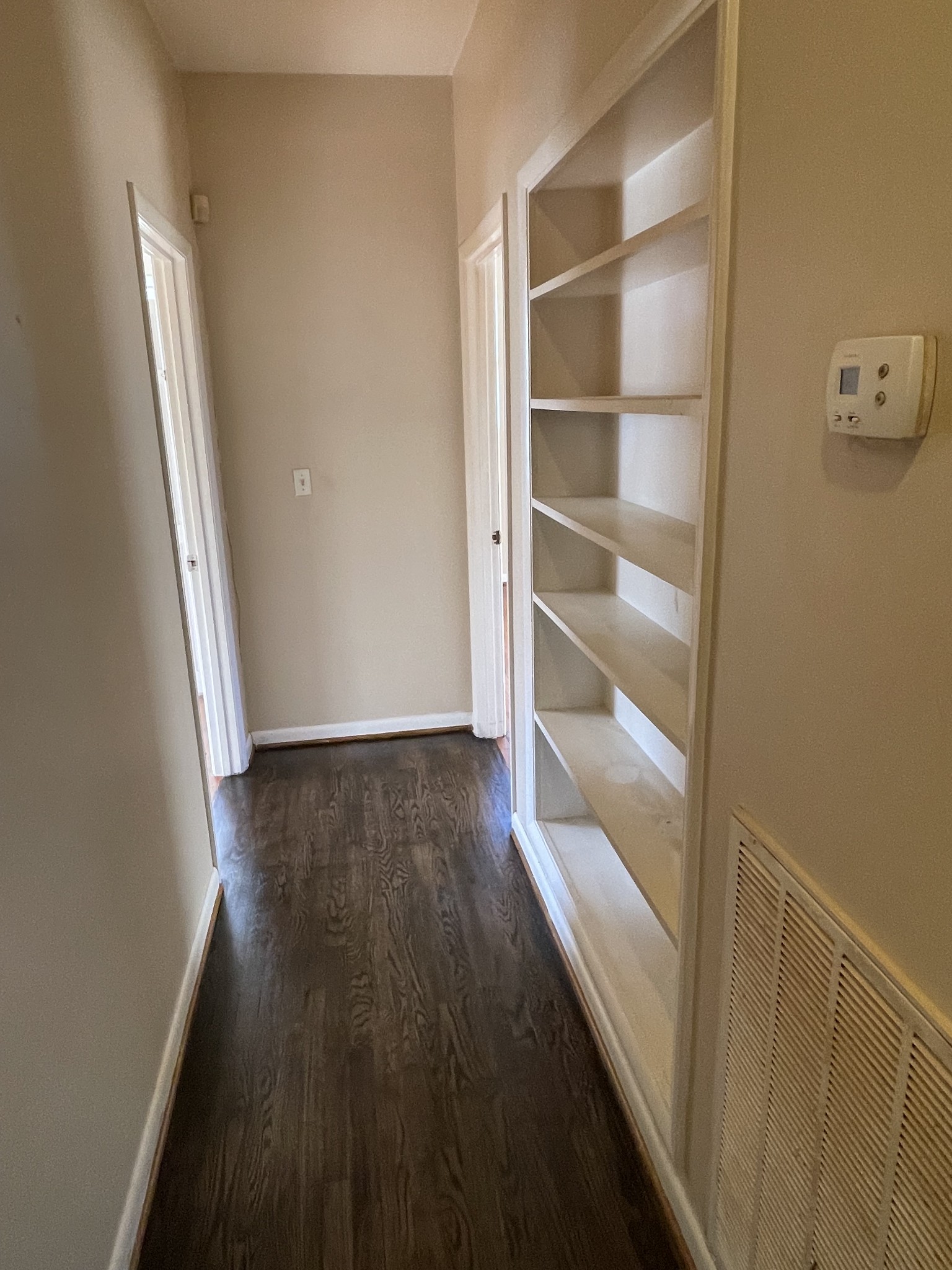 550 East Jefferson Street Pulaski, TN 38478 - Photo 14 of 23 a view of a hallway
