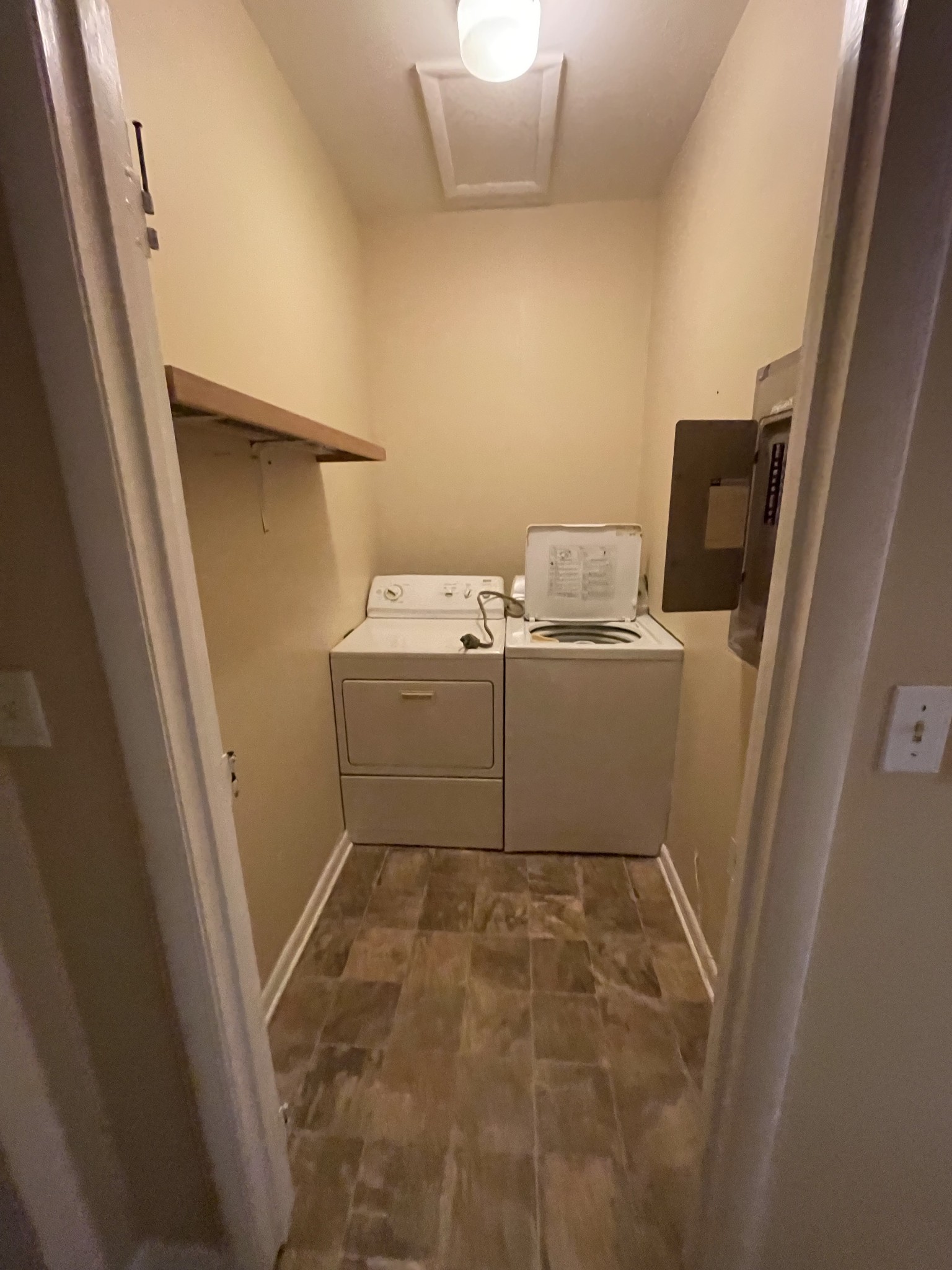 550 East Jefferson Street Pulaski, TN 38478 - Photo 22 of 23 a utility room with dryer and washer