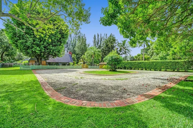 a view of a outdoor space